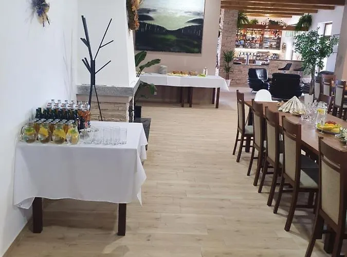 Hospudka Na Konci Sveta Πανσιόν Nový Jičín